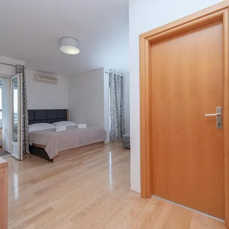 ***rooms Maslina Bed and Breakfast